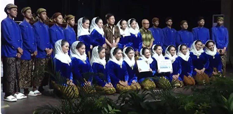 CANDI LARAS JUARA 1 SE- SOLO RAYA